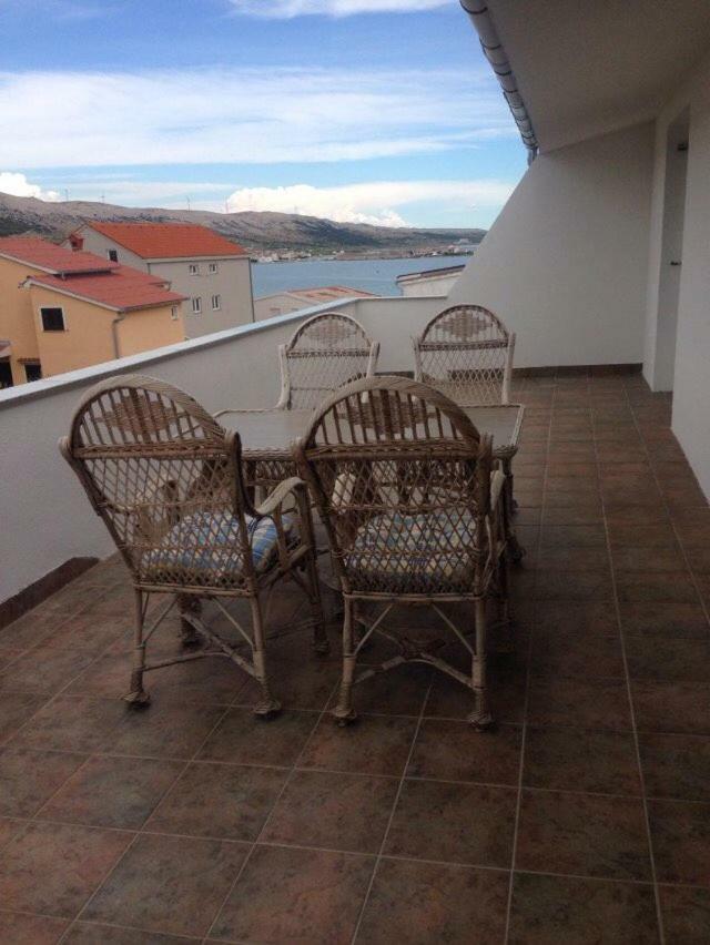 Apartment Perka 1 Pag Town Esterno foto